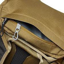 Guarda objetos pequeños en la solapa con cremallera y en el cómodo bolsillo del cinturón de cadera